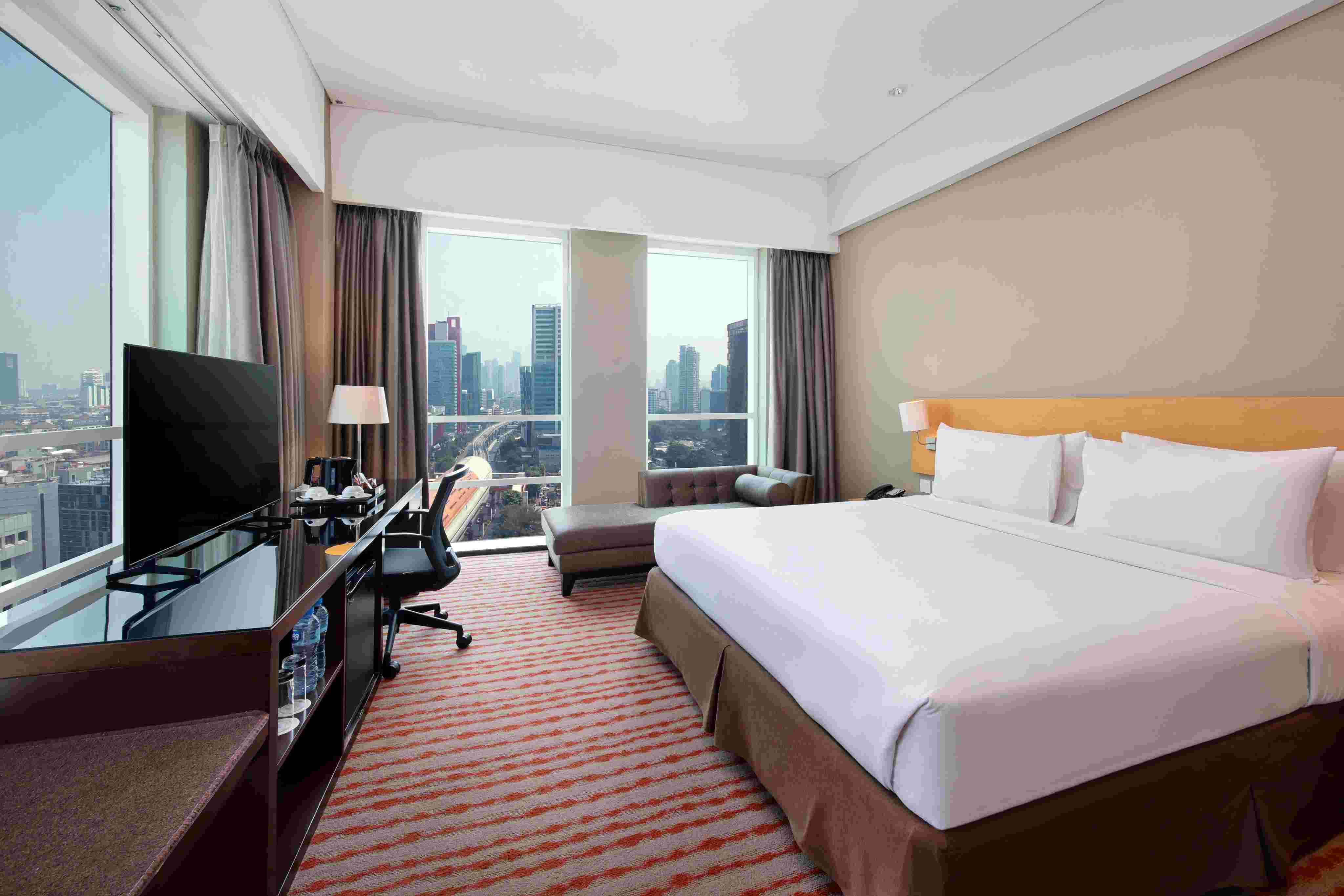 Diskon 30% untuk Pemesanan Kamar dan F&B — JS LUWANSA